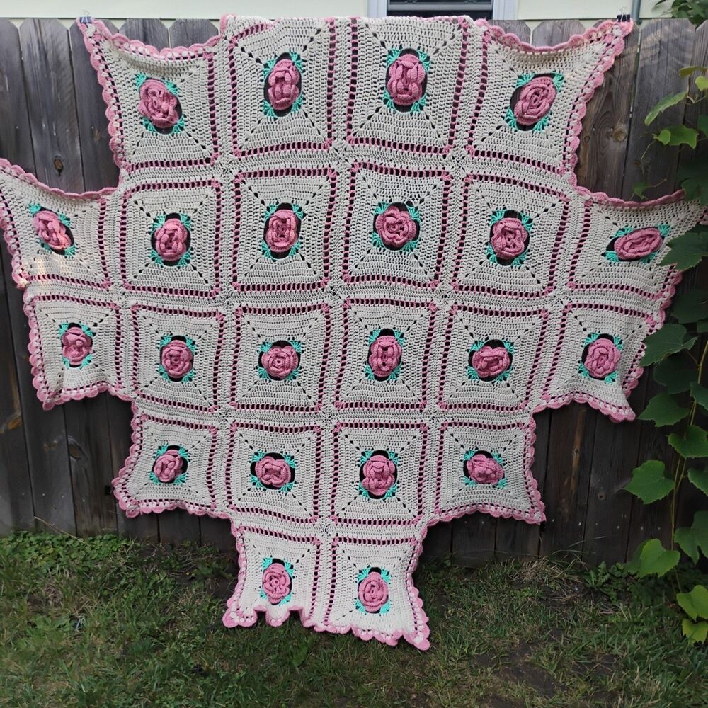 Vintage Handmade Crochet 3D Pink Rose Granny Square Afghan Coverlet Bedspread